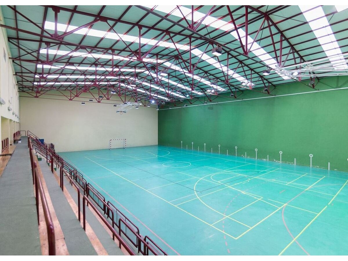 Cierre inmediato del Polideportivo Municipal